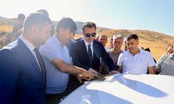 Vali Karakaya Tatvan’da yol ve güvenlik yatırımlarını inceledi