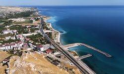 Kartpostallık manzarasıyla Adilcevaz sahilleri büyülüyor
