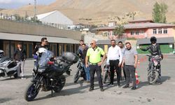 Hakkari polisinden motosiklet kullanıcılarına güvenli sürüş eğitimi