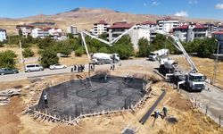 Tatvan’da hayırseverlerin bağışıyla inşa edilecek camiinin temeli atıldı