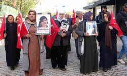 Vanlı aileler bu kez dualarla yürüdü