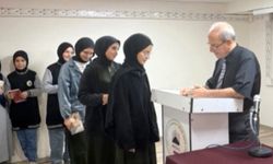 Dr. Halit Ertuğrul Tatvan’da Öğrencilerle Buluştu