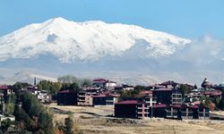 Ahlat ve Süphan Dağı aynı kadrajda büyüledi