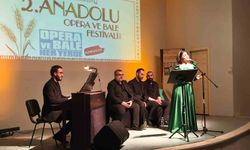 Çemişgezek'te ilk kez sahnelenen opera ve baleye sanatseverler yoğun ilgi gösterdi