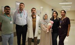 İç organları göğüs boşluğuna dolan bebek, başarılı ameliyatla hayata tutundu