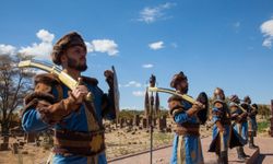 Ahlat Selçuklu Mezarlığında “Saygı nöbeti” ilgi gördü