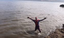 Türk Örümcek Adam Van Gölü’ne Girdi: Çekilmeye Dikkat Çekti