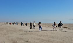 Aktivistler Arin Gölü’ndeki su çekilmesine dikkat çekti