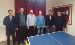 Özel bireyler masa tenisi turnuvasında ter döktü