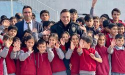 Ağrı’da polislerden gönülleri ısıtan yardım