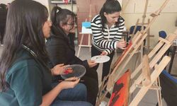 Atıl ahşaplar liseli öğrencilerin elinde sanat eserine dönüşüyor