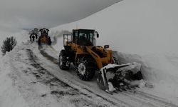 Erzincan'da kapanan 12 köy yolu yeniden açıldı
