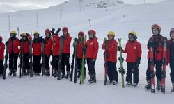 Hakkari'de karlar üzerinde ilk adımlar atıldı