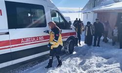 Kars'ta ekipler mahsur kalan hasta vatandaşların yardımına koştu