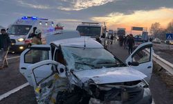 Kars'ta trafik kazası: 3 kişi yaralandı