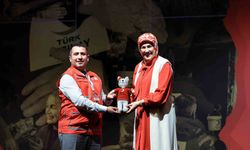 Kızılay Muradiye Şubesi iyilikte zirveye çıktı