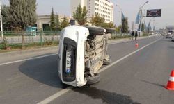 Malatya'da hafif ticari araç ile otomobilin çarpıştığı kazada 3 kişi yaralandı