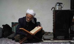 Muş'ta yaşayan 86 yaşındaki Rüstem dedenin sıra dışı beslenme alışkanlığı