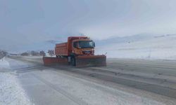 Van'da ulaşım felç oldu: 90 yerleşim yolu kapandı