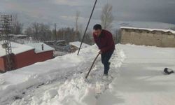 Van’ı beyaza bürüyen kar, yüksek kesimlerde çileye dönüştü