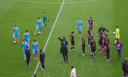 Yeni Malatyaspor sahaya 7 oyuncu ile çıktı, maç tatil edildi