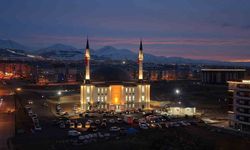 Yıldız Kardeşler Cami'de ilk namaz kılındı