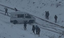 Yüksekova beyaza teslim oldu