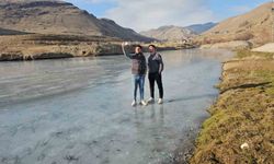 Zilan Çayı buz tuttu