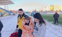 Zorlu hava şartlarına rağmen Ağrı Kadın Futbol Takımı fırtına gibi esti