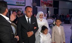 Bitlis’te 14 yıl sonra hayallerini gerçekleştirerek dillere destan düğün yaptılar