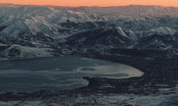 Nemrut’tan Tatvan’a Gün Batımı: Kızıllık ve Kar Buluştu