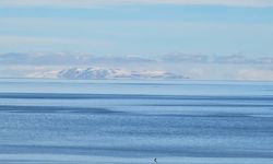 Van Gölü’nde nadir görülen manzara objektife yansıdı