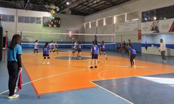 420 sporcunun katıldığı voleybol grup müsabakaları tamamlandı