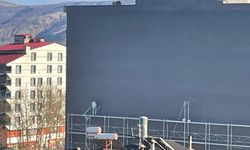 Tatvan’da inşaat işçisinin tehlikeli hareketleri yürekleri ağza getirdi
