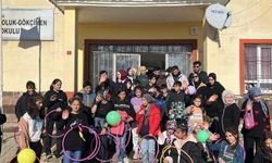 Tatvan’dan Hizan’a Gönül Köprüsü: Öğrencilere Hediye ve Eğlence Dolu Gün