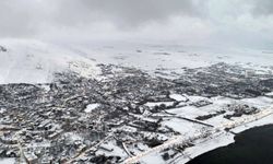 Beyaza bürünmüş Adilcevaz dronla görüntülendi