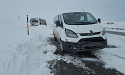 Adilcevaz’da Buzlanma ve fırtına kazalara neden oldu