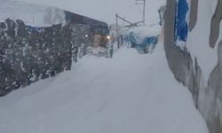2 bin 300 rakımda yoğun kar temizleme çalışması