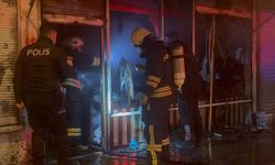 Erzincan'da alevler çantacı dükkanını küle çevirdi