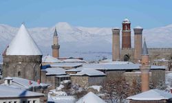 Erzurum merkezde okullara kar engeli
