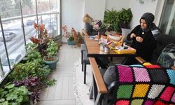 Ev hanımının azmi eğitime dönüştü: 300 öğrenciye usta oldu