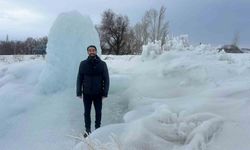 Hınıs’ta soğukların etkisiyle 4 metrelik buz kütlesi oluştu