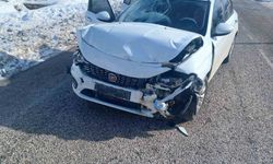 Malatya'da 2 otomobilin çarpıştığı kazada 3 kişi yaralandı