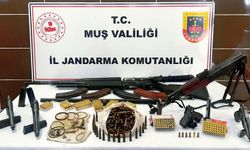 Muş'ta çok sayıda silah ve mühimmat yakalandı