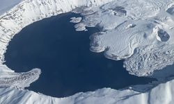 Nemrut Krater Gölü’nün kış güzelliği hayran bıraktı
