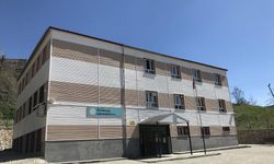 Hizan’da Okul Bulunan Arsa Satışa Çıkarıldı: Okulun Durumu Merak Ediliyor