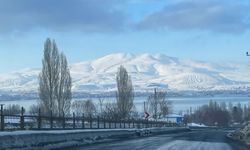 Nemrut Dağı’nın karlı ihtişamı görsel şölen sunuyor