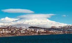 Süphan Dağı’nda mercek bulutu hayranlık oluşturdu