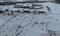 Bitlis’te El Aman Kayak Merkezi’ndeki yoğunluk havadan kaydedildi