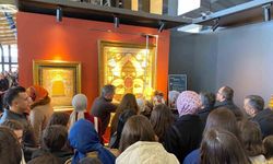 Devlet korumasındaki çocuklardan kutsal emanetler sergisine ziyaret